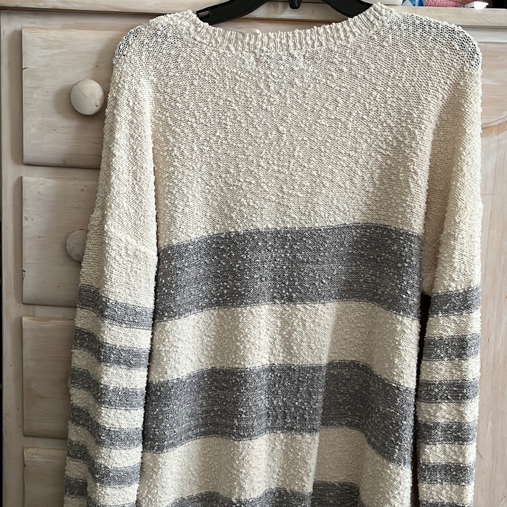 Sweater - Picture 3 of 3